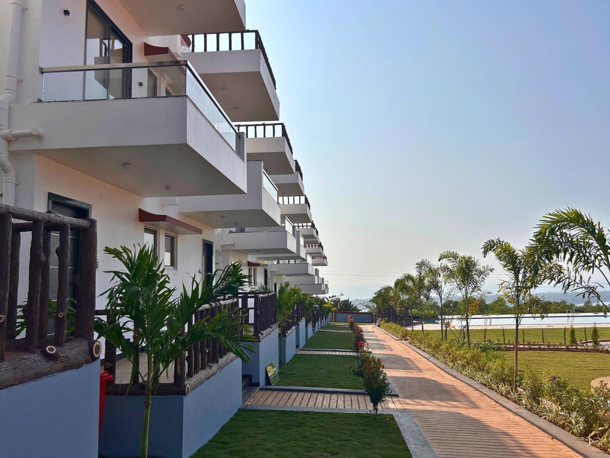 Baywatch Resort Bhogave Beach Vengurla 外观 照片